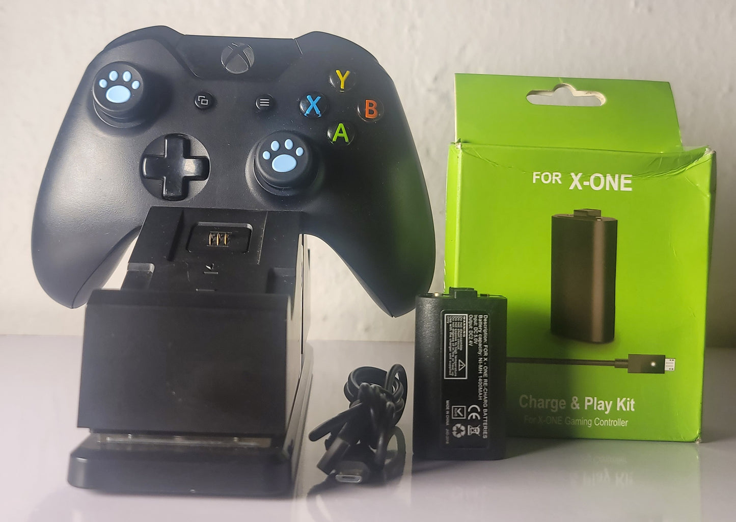 Brand New Xbox One/Series Charge & Play Kit