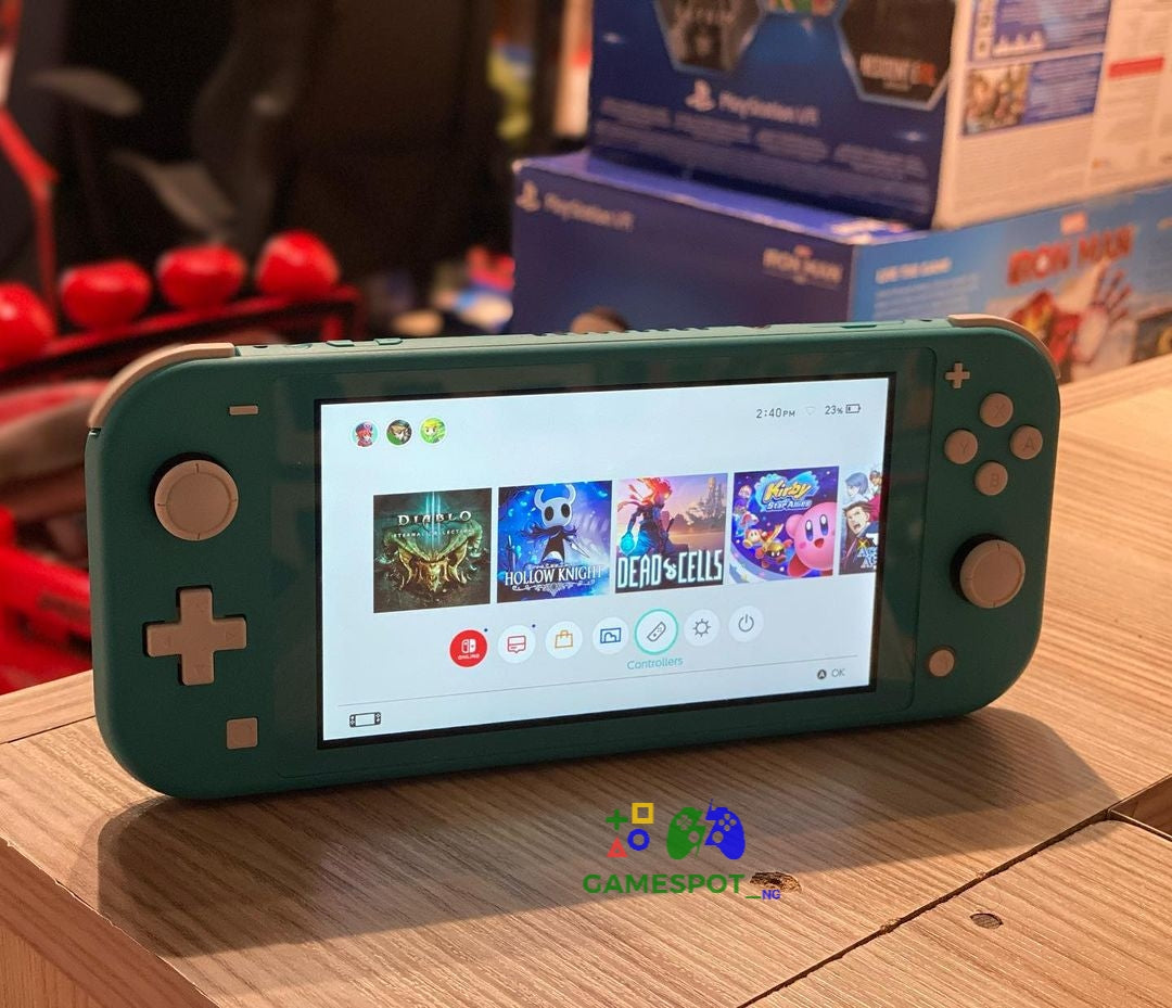 Nintendo Switch Lite + 10 Installed Games