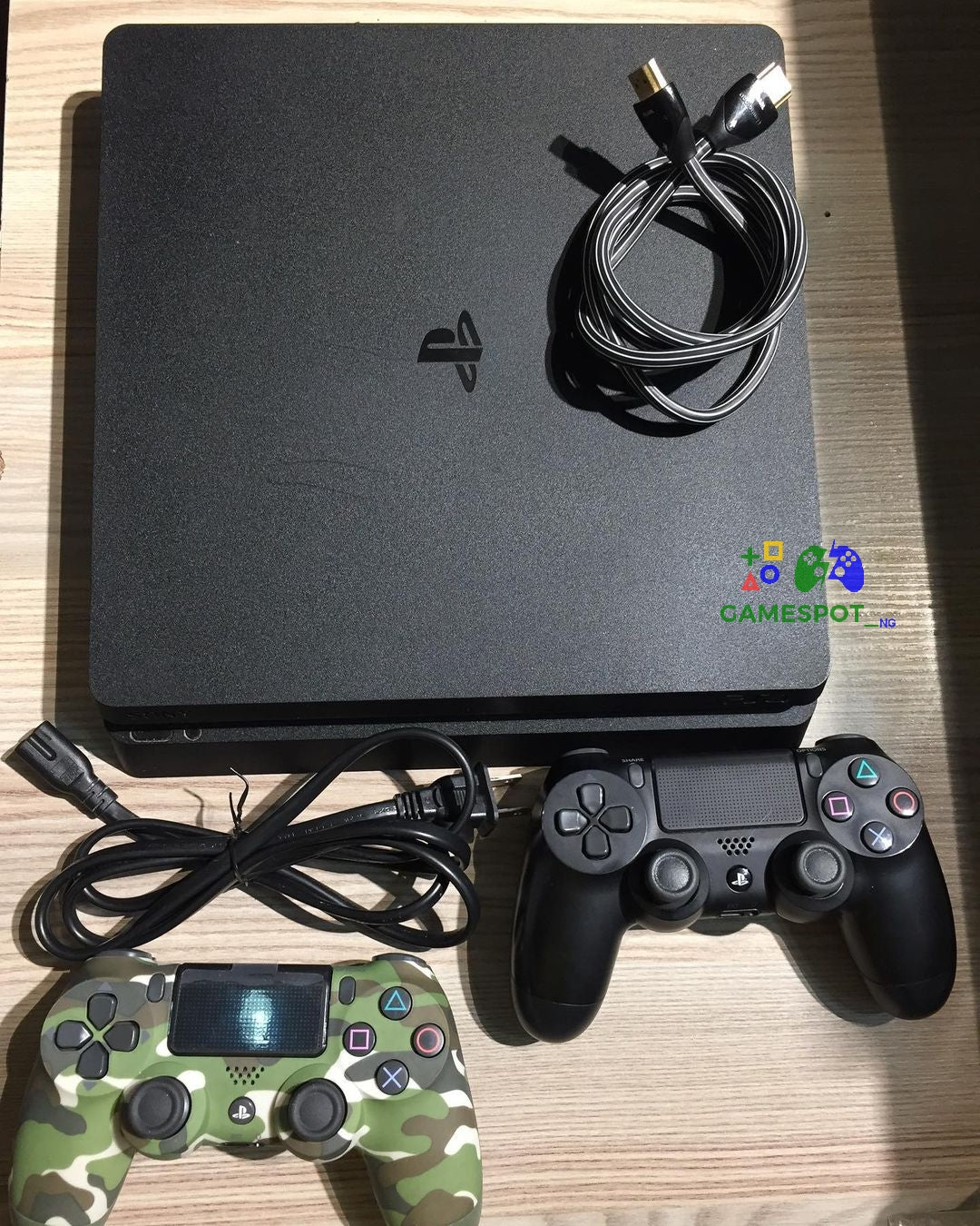 PS4 Slim, One Pad & Installed Games