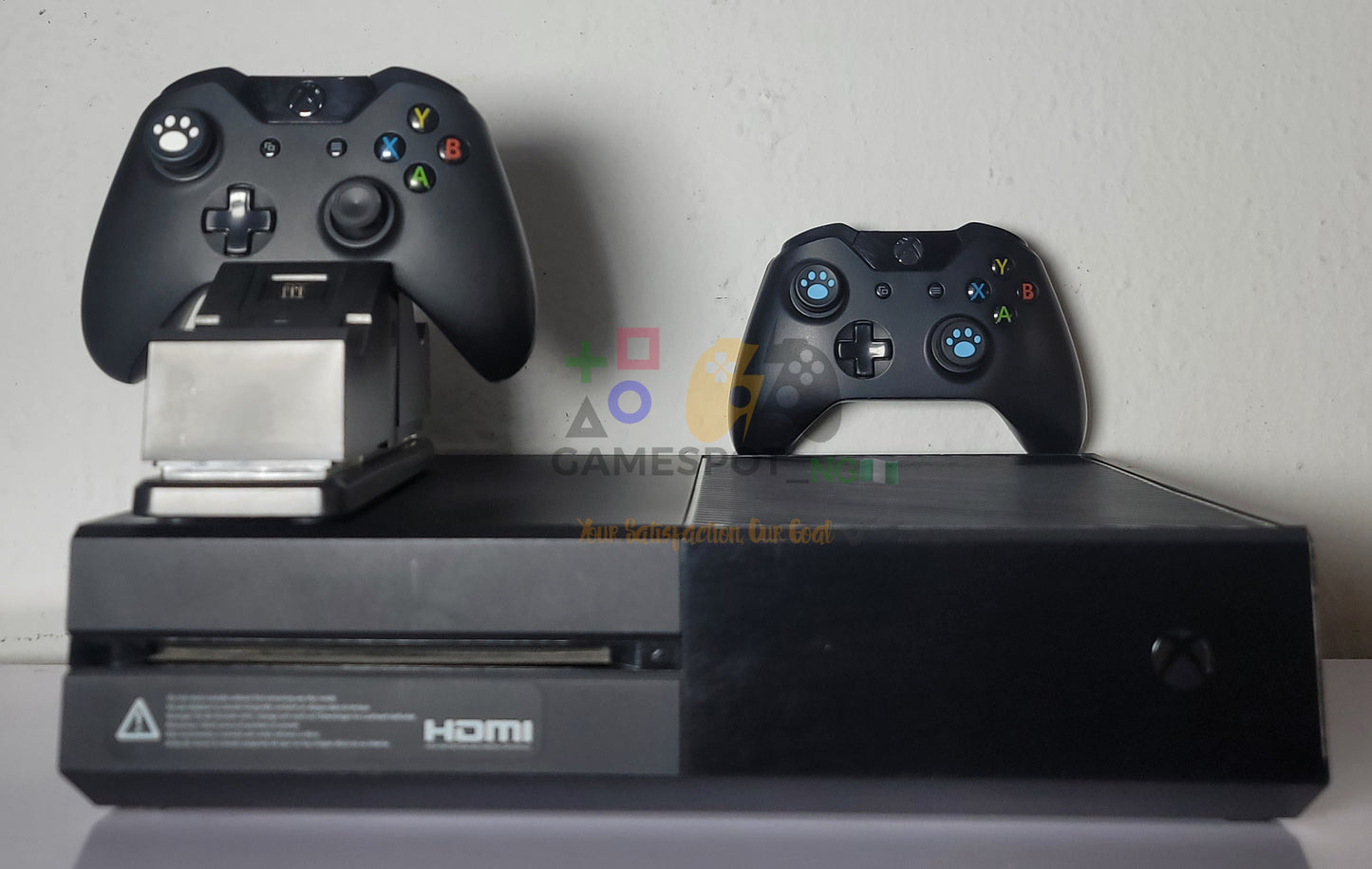 Xbox One 10 Installed Games + 2 wireless controllers & FREE GAMEPASS SUBSCRIPTION if needed